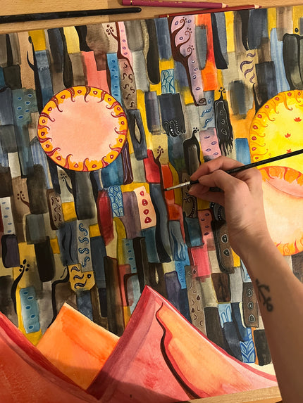 Buntes Aquarell mit abstrakten Formen im Entstehungsprozess – von Laura Gilliar