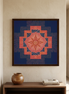 Eingerahmtes Wandbild mit Chakana-Kreuz in tiefem Blau, Dunkelorange und Hellrot in einer kosmischen Ausstrahlung.